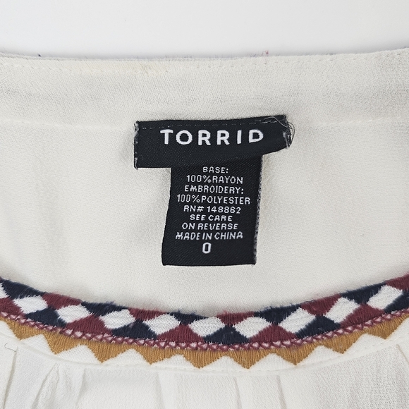 Torrid Ivory Boho Embroidered Peasant Tunic Top Women's Size 0 (Fits L/XL) - Picture 11 of 12